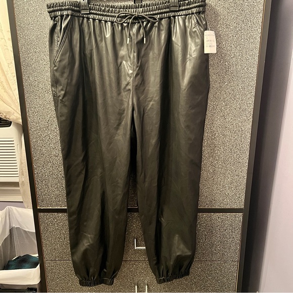 Blank NYC East Side Vibes Faux Leather Joggers - Picture 3 of 10
